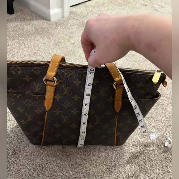 Authentic Louis Vuitton Totally PM 2009 - Picture 15 of 16